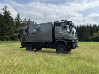 Robuste Kabinenkonstruktion mit Metallrahmen