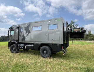MB 7172 Anthrazitgrau Metallic Lackierung der Kabine