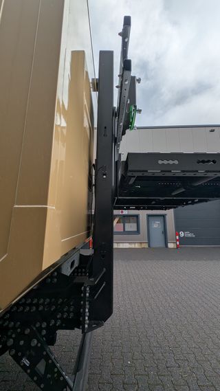 Rear Carrier XL Platform - Detail View 4