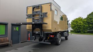 Rear Carrier XL Platform - Detail View 1